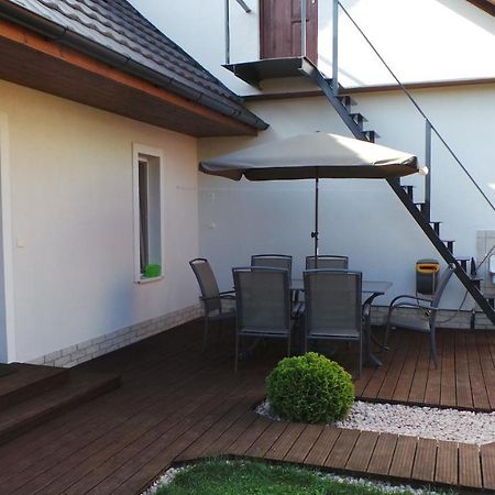 Rozalia Apartman Дьюла Экстерьер фото